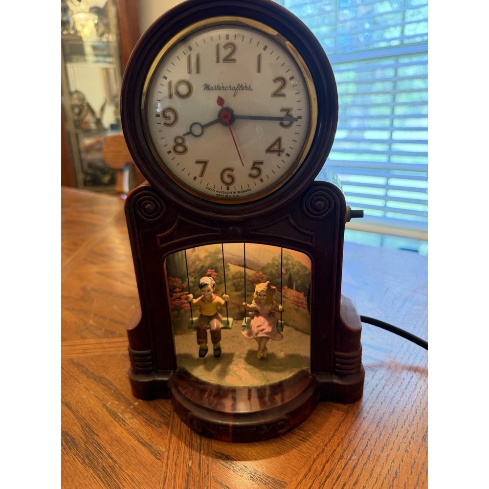 Vintage 1950s Mastercrafters 551 Swinging Playmates Animated Lighted Clock WORKS